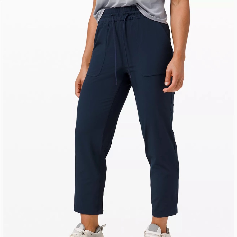 Lululemon Beyond the Studio Crop size 8
